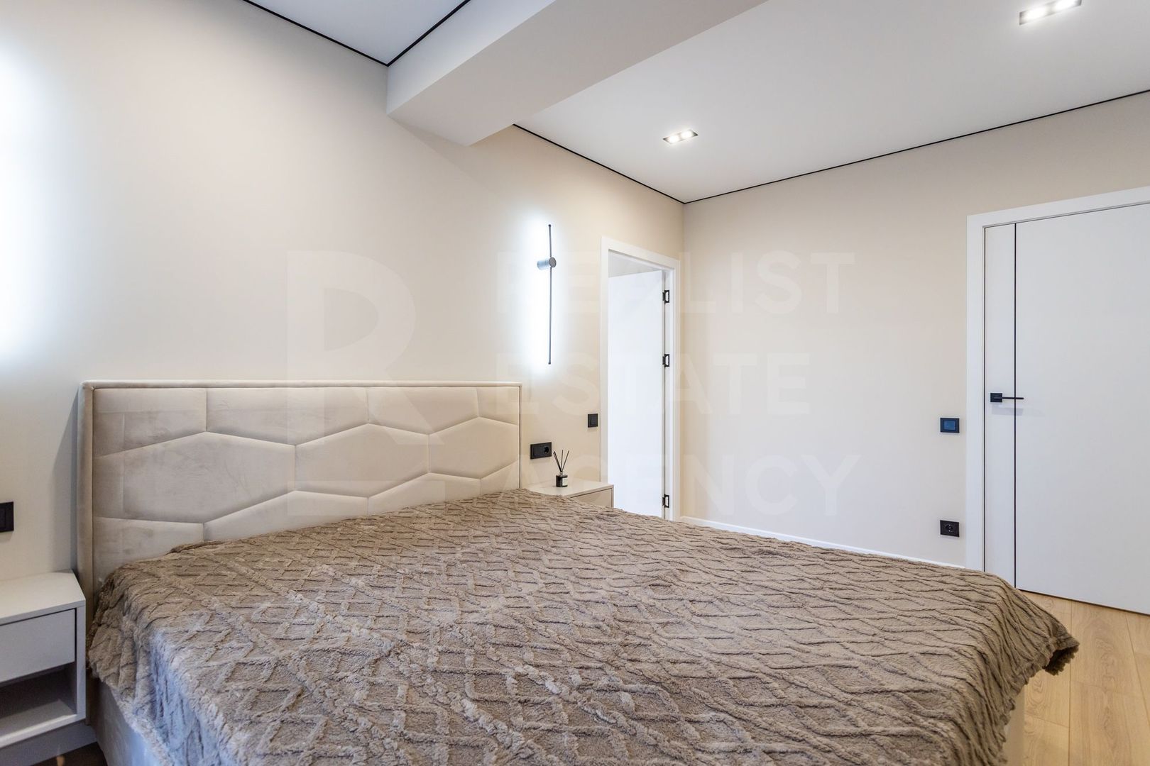 Vânzare, apartament, 2 camere, bd. Mircea Cel Bătrân, Ciocana - Poză 1