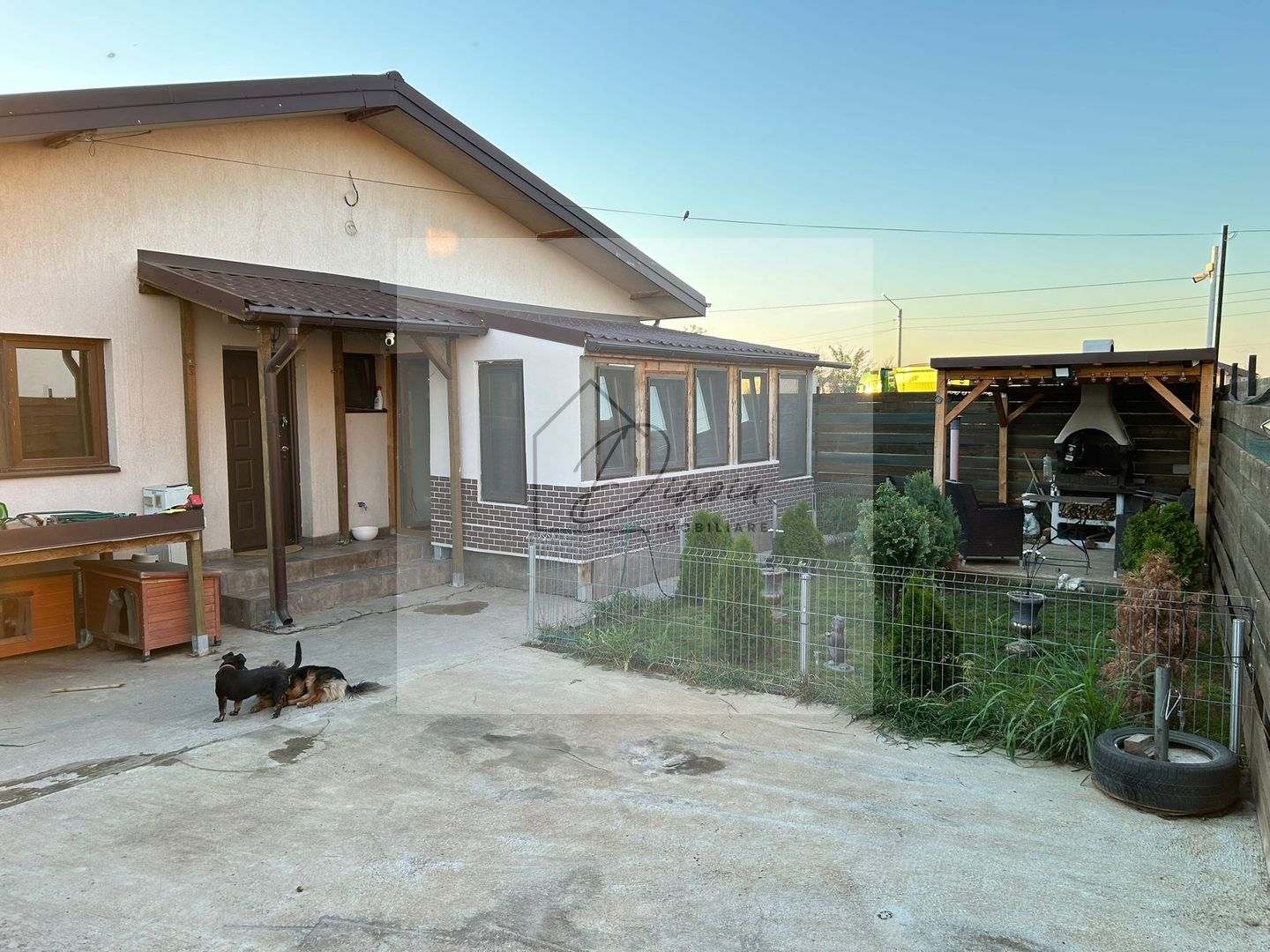 Casa 4 camere | 2 bai | 300mp teren | 2021 | Comision 0% - Poză 1