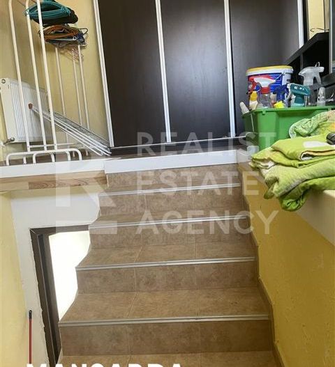 Vilă cu 7 camere de vânzare P+E+M in orasul Pantelimon - Poză 17