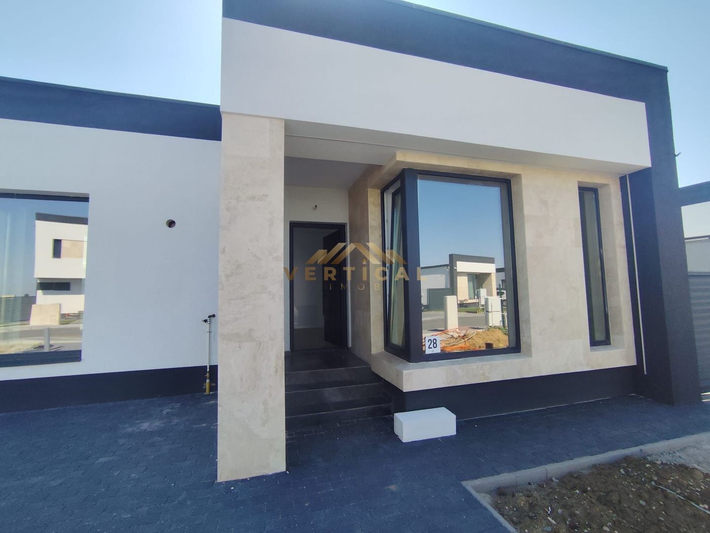 casa in comunitate - Poză 1