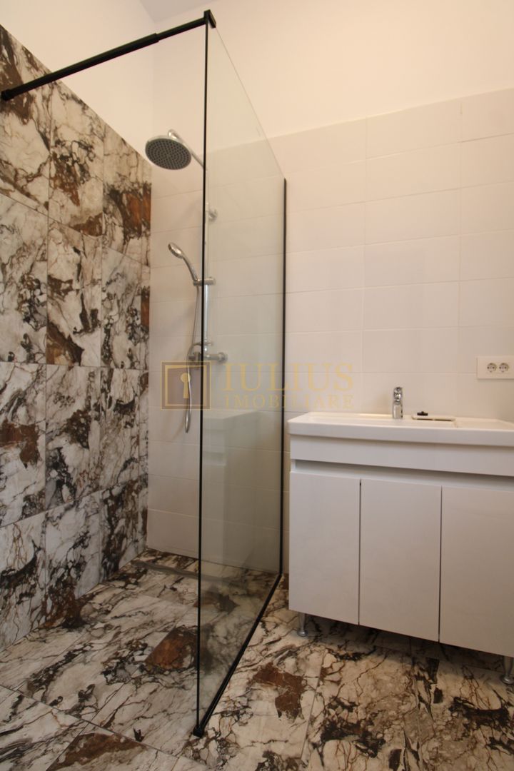 Zona Lunei, o camera, prima inchiriere - Poză 4