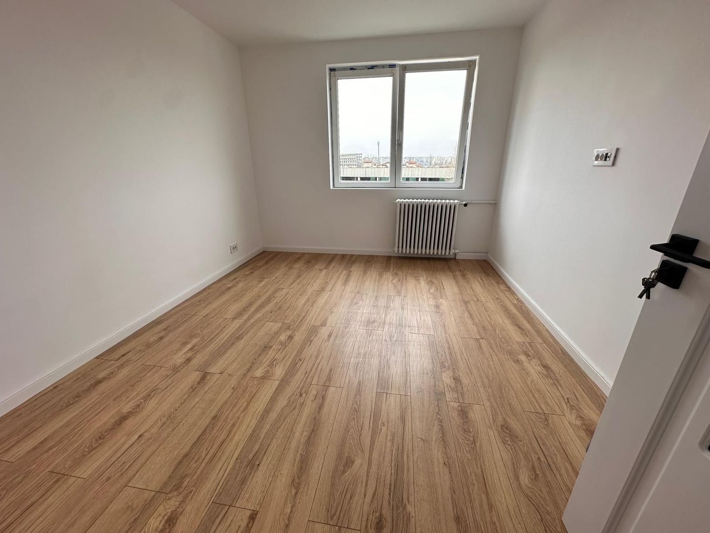 renovat complet – Ferdinand | Autogara de Est | Mutare imediată - Poză 1