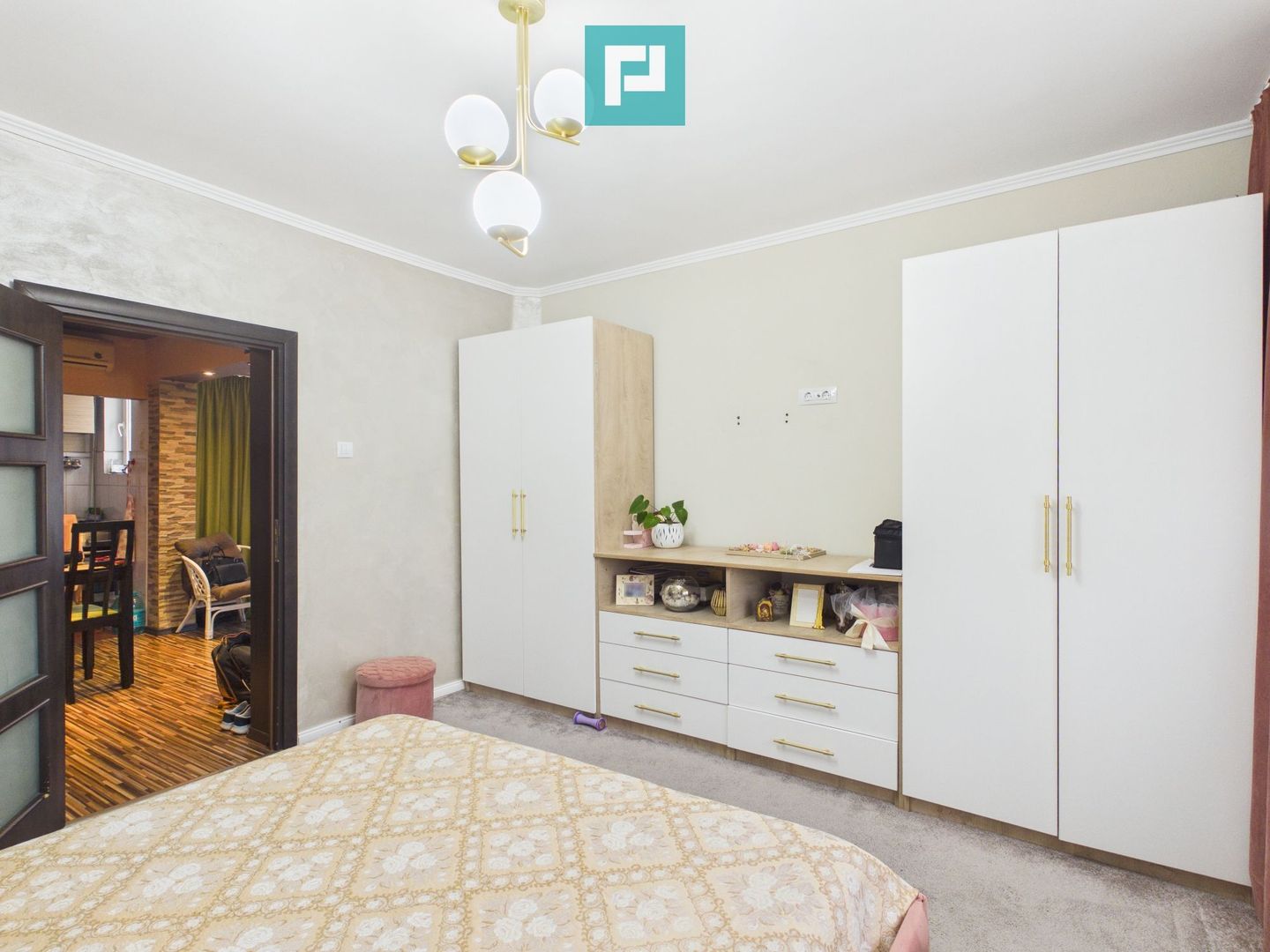 Casă la curte, 65 mp utili, 2 camere, curte mare - Poză 2