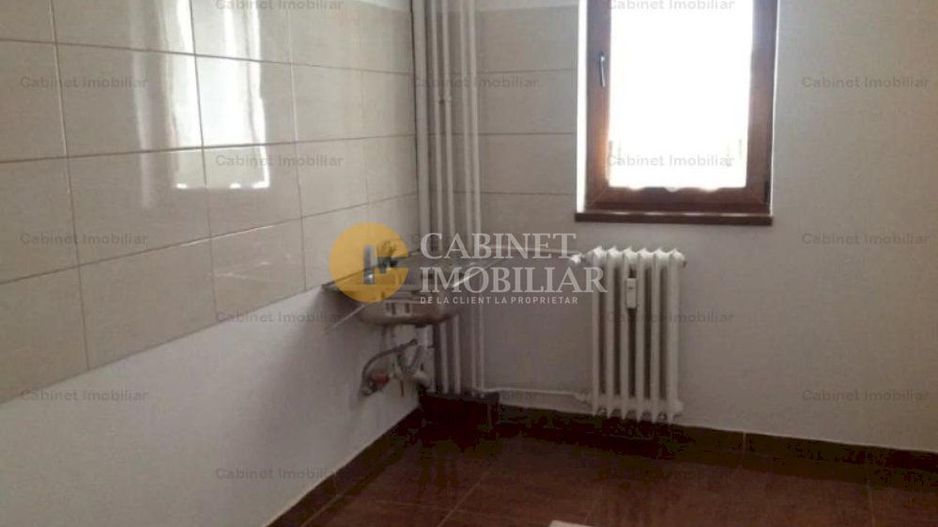 Etaj 3 bloc fara risc 2 camere zona Tatarasi-Dispecer - Poză 2