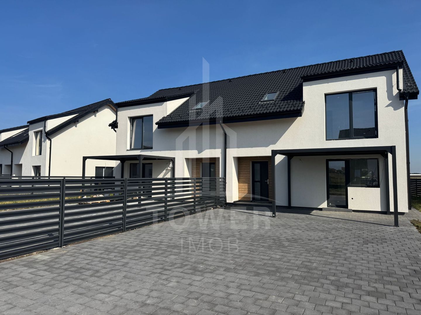 Casă Tip Duplex INDEPENDENTĂ ENERGETIC - Cartier NOU - Poză 2