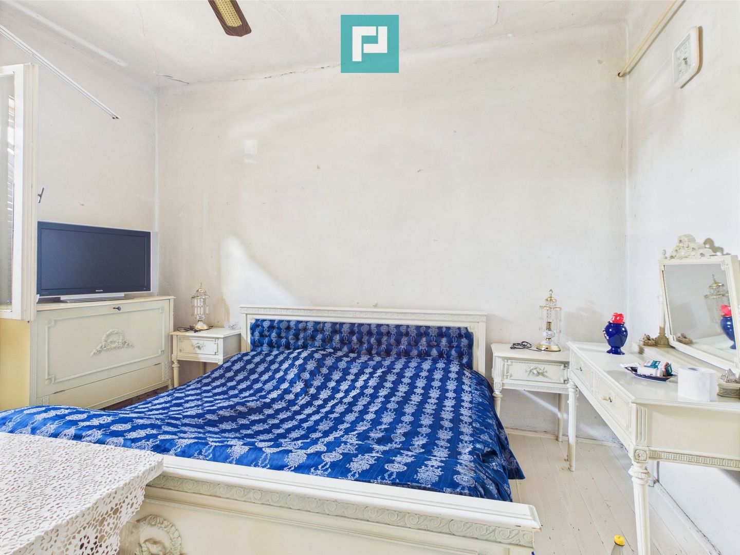 Case de vânzare cu teren generos - Alfa - Poză 1