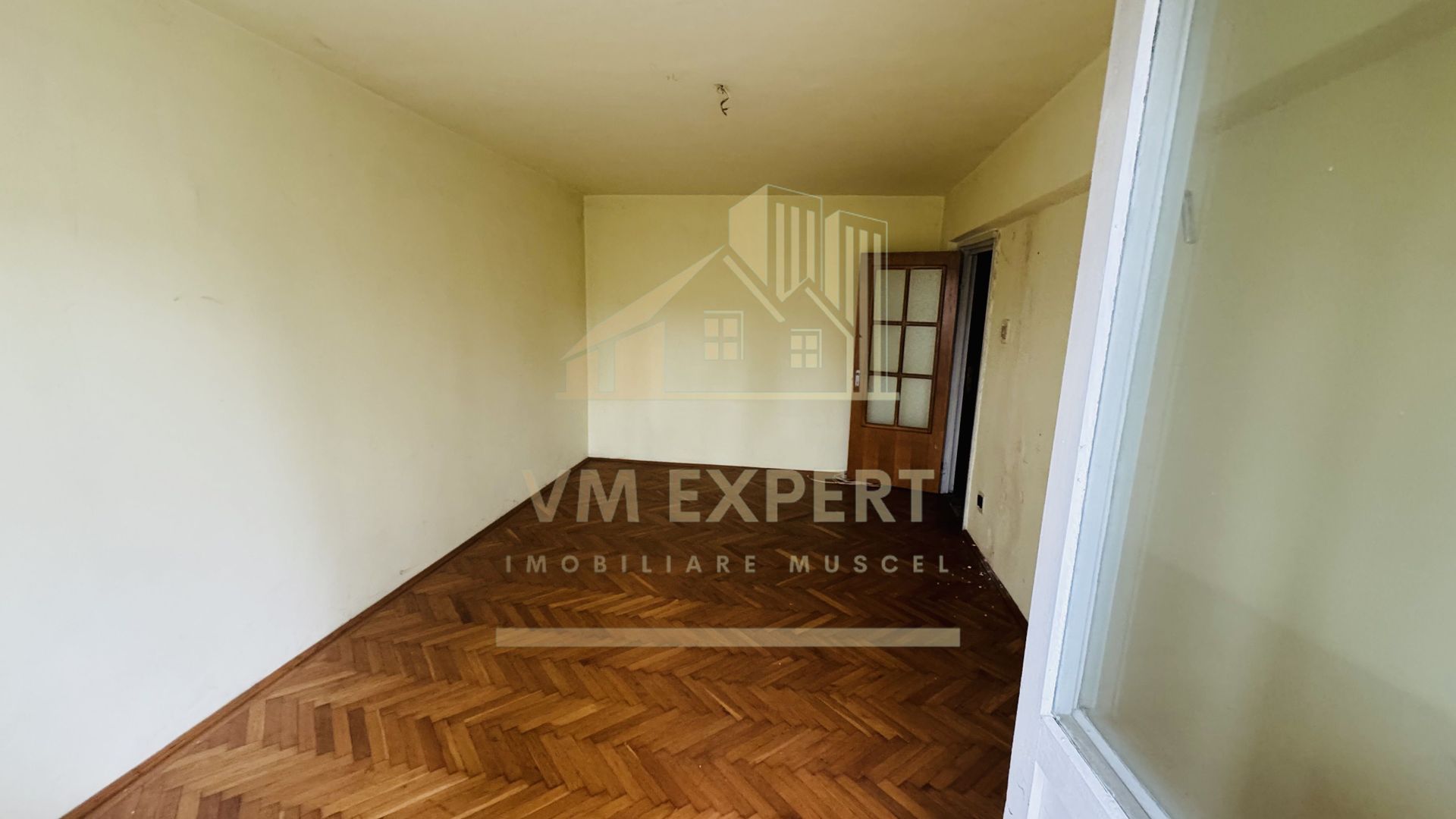 APARTAMENT 3 CAMERE ETAJ 3 CENTRU CAMPULUNG - Poză 4