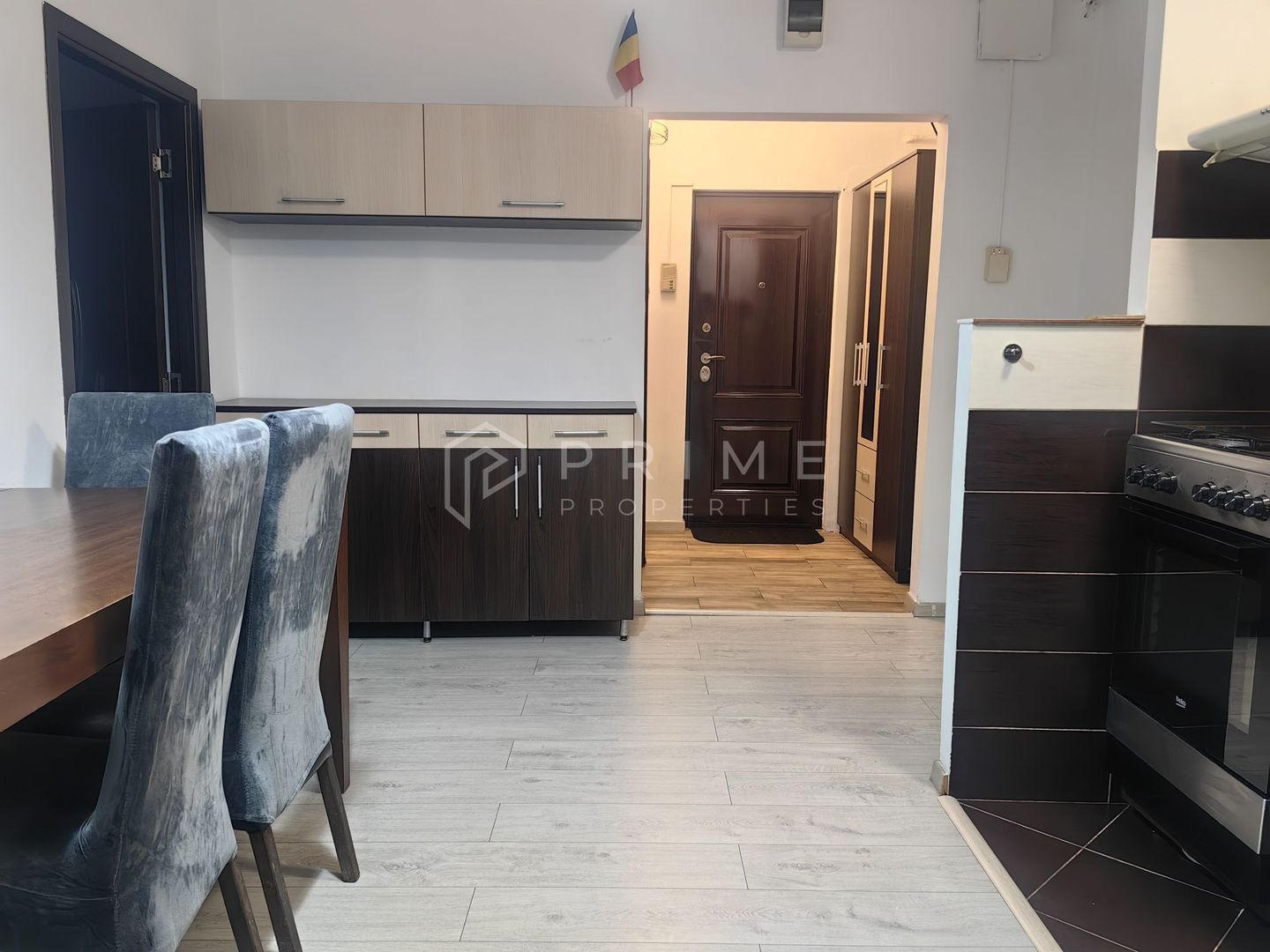 Apartament cu 3 camere de închiriat - Poză 3