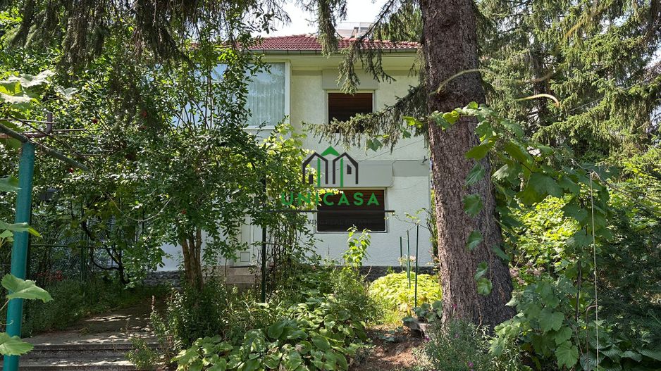 Casa si teren  - Zona Ultracentrala - Poză 1