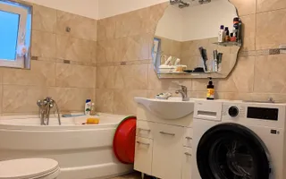Casă spațioasă și elegantă cu teren  – Sânpetru - Poză 27