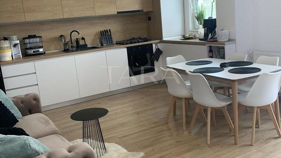 Apartament 2 camere, ultimul etaj, panoramă superbă,  balcon 10 mp - Poză 1