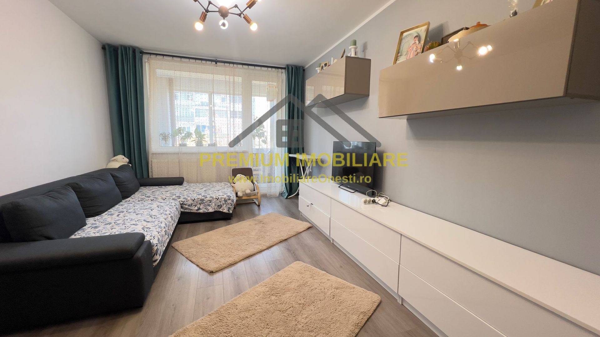 Apartament 3 camere Zona de sus - Poză 2