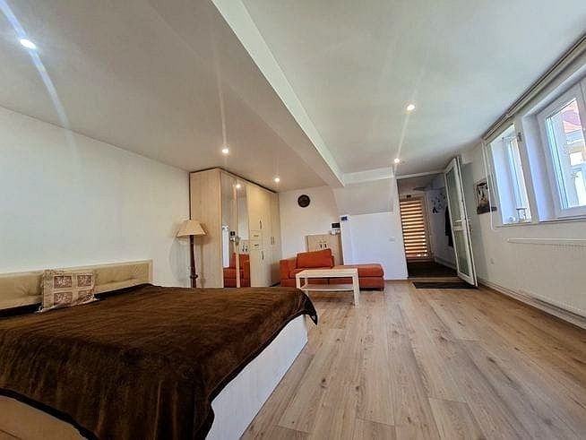 Proprietate cu 3 camere in centrul orasului pentru birouri sau locuit - Poză 15