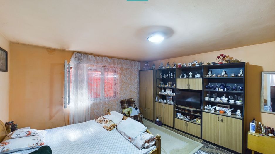 Casă cu 2 camere și 456 mp teren în Ghioroc - Poză 19