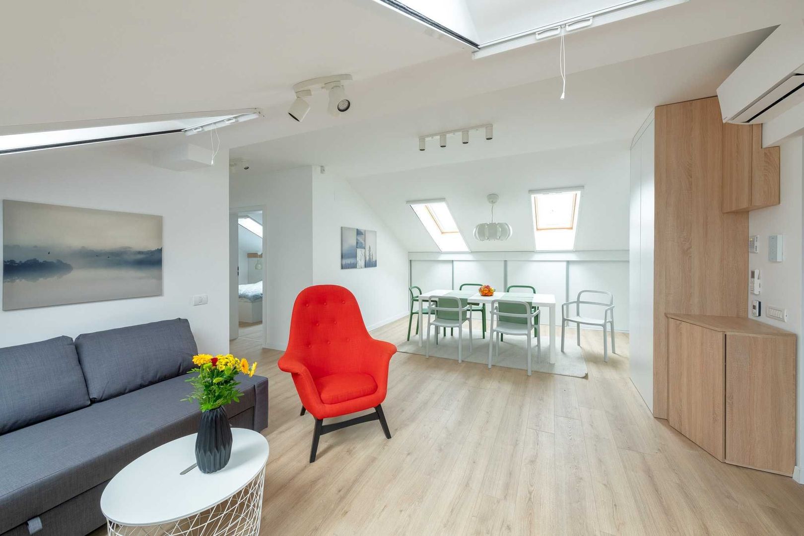 Apartament modern, complet mobilat și utilat – disponibil din 01.08.20 - Poză 2