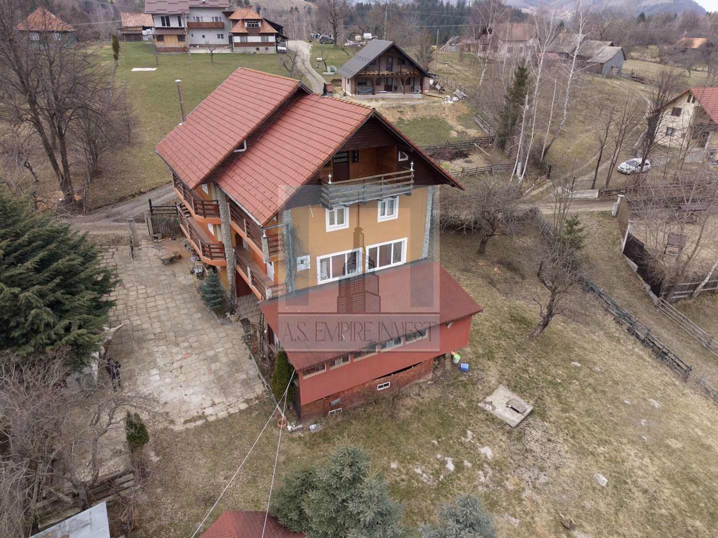 Pensiune 17 camere - zona Bran - Poză 9