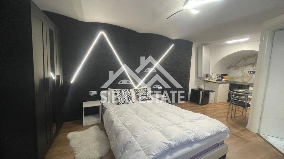 Garsonieră modernă, de vanzare, ultracentral–ideală pentru locuit sau investitie - Poză 2