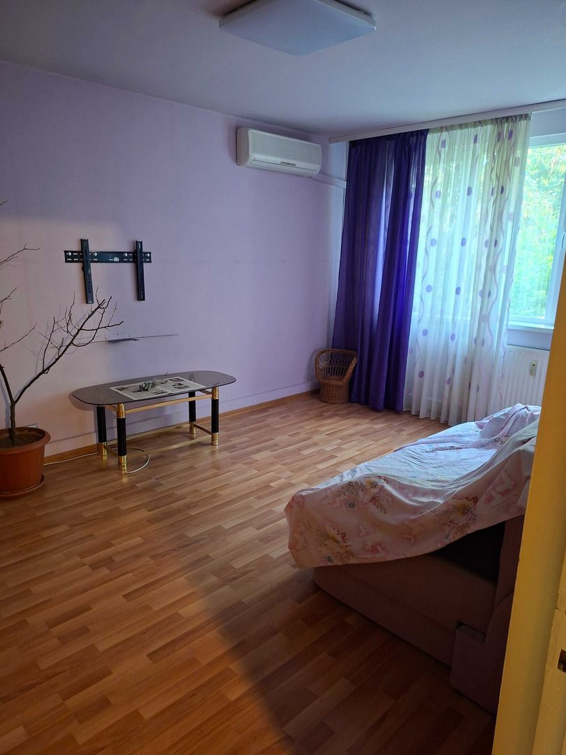 Apartament decomandat cu 3 camere confort 1 sect.4 Aparatorii Patriei - Poză 1