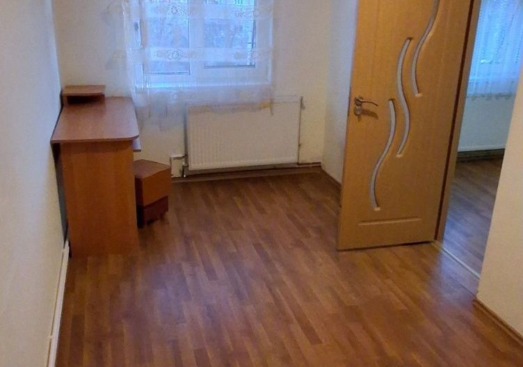 BRASADAS vinde ap 3 cam in Micro 14 etaj 4/4 mobilat utilat. - Poză 4