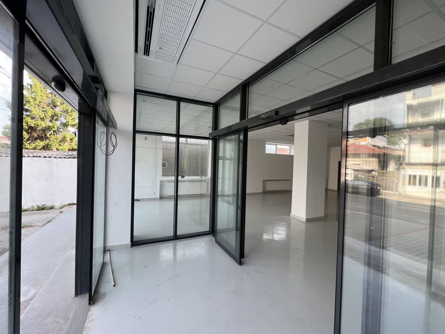 Spatiu comercial mare - Crangasi (aproape de piata, metrou) - Poză 8