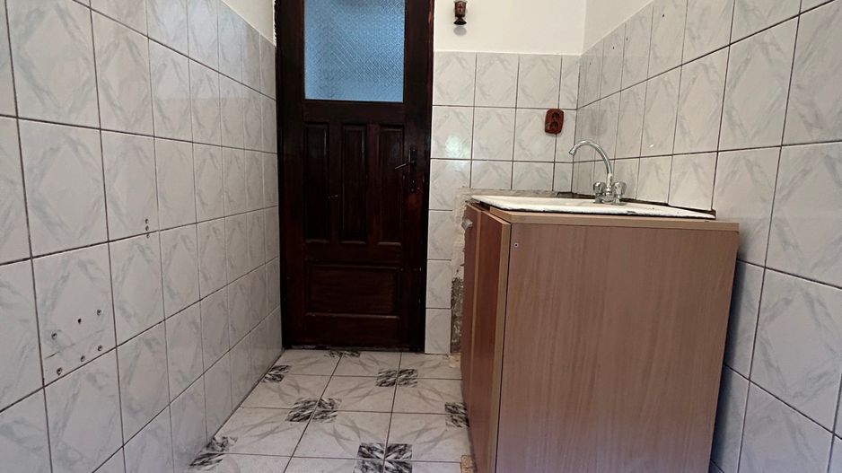 Apartament cu 3 camere și boxă în zona Complex KM5 - Poză 8