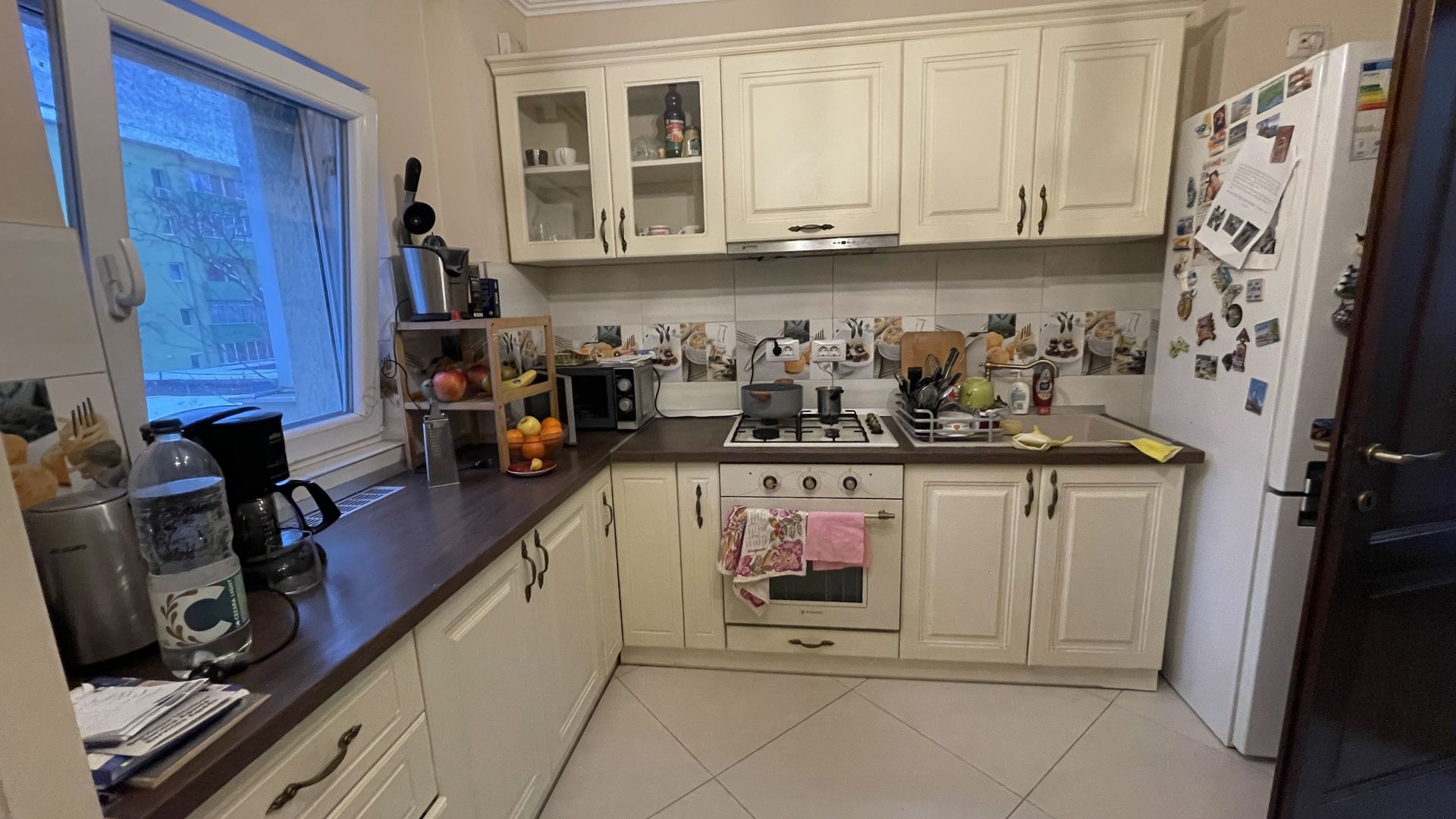 Apartament 4 camere,etaj 1,zona Bucovina - Poză 2