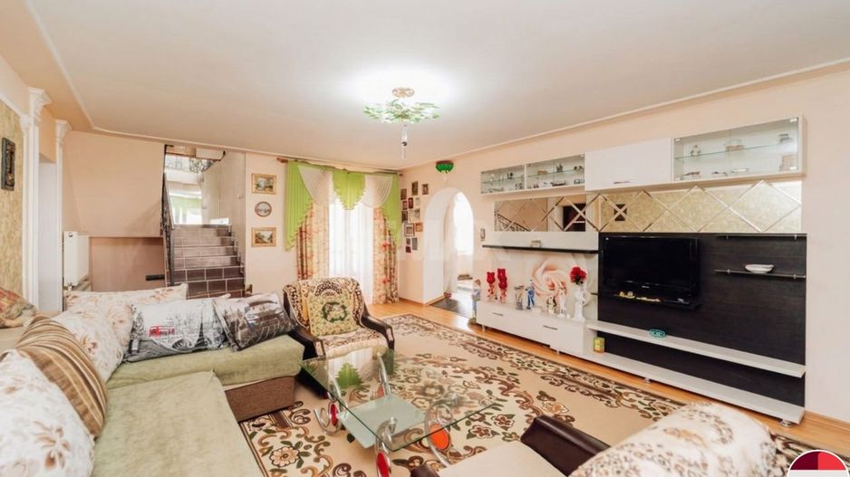 Casă de vânzare, Obileni, Hîncești ,185 m² ,16 ari, 2 garaje - Poză 4