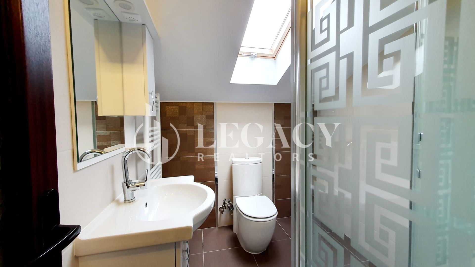 De vânzare - Vilă P+3E+M cu 7 apartamente, Păcurari-Alpha Bank - Poză 26