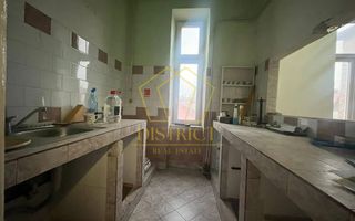 Apartament spatios in cladire istorica  cu gradina I Zona Centrala - Poză 3