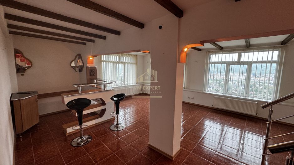 APARTAMENT CAMPULUNG TIP PENTHOUSE, 5 CAMERE GRUI - Poză 3