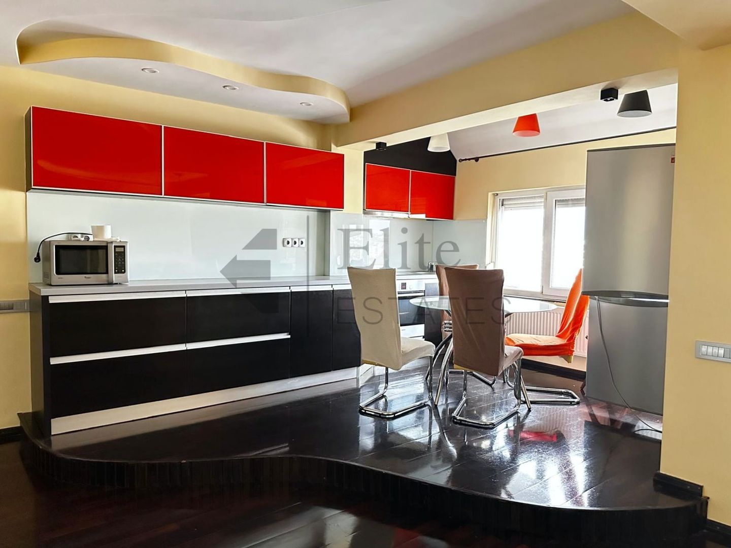 Apartament de vanzare cu 4 camere in zona Decebal - Poză 2