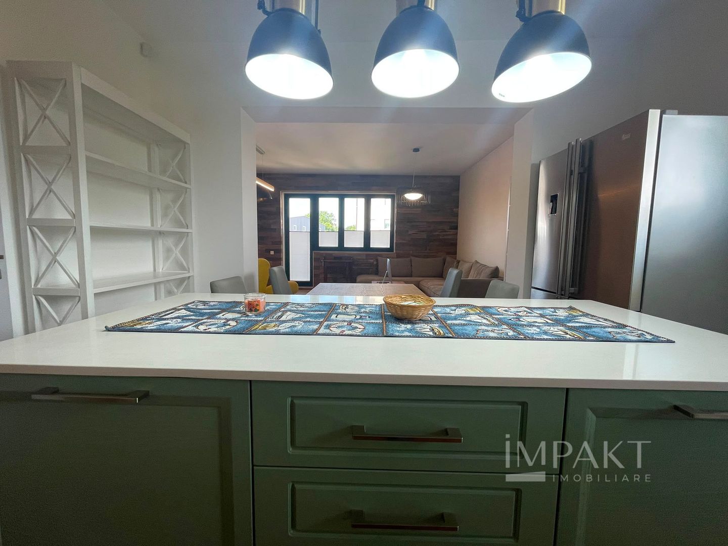 De inchiriat-Apartament cu 4 camere, Garaj și Parcare | Zona Centrala - Poză 3