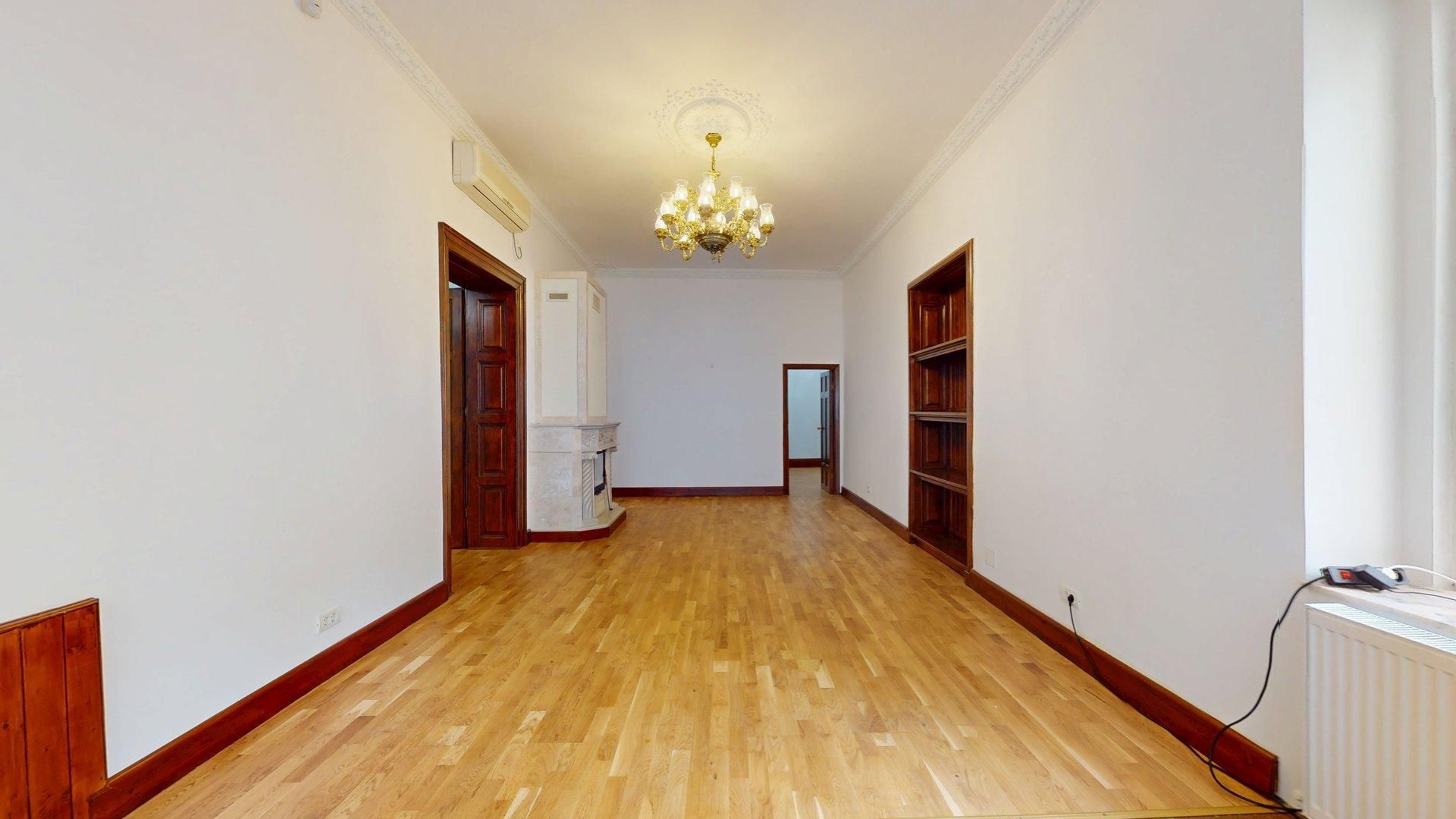 Casă cu șarm istoric lângă Cișmigiu – 6 camere, atrium natural, cramă - Poză 12