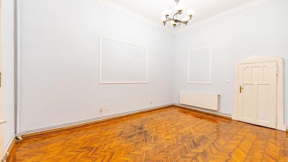 Apartament nemobilat, 3 camere, etaj 1, Bld.Revoluției - Poză 13
