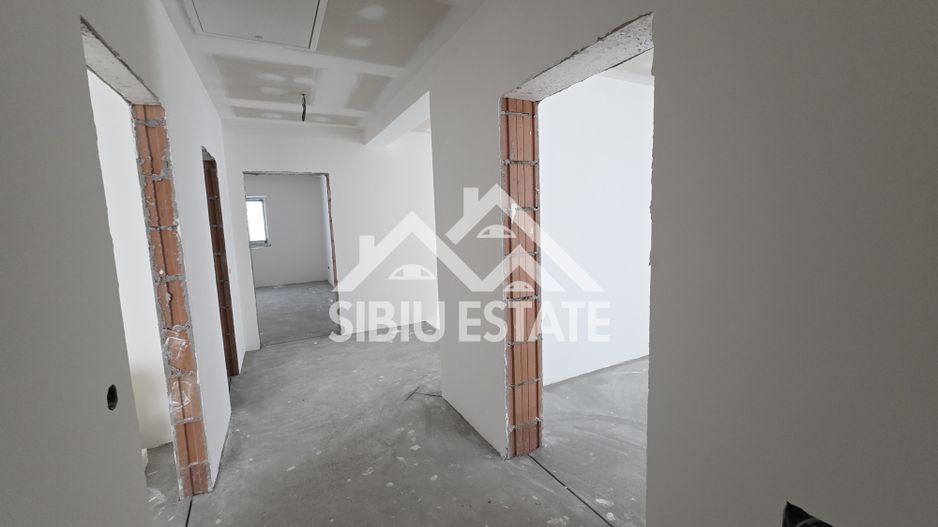 Casa individuala 5 camere ,cu carport si pivnita, Calea Cisnadiei - Poză 11