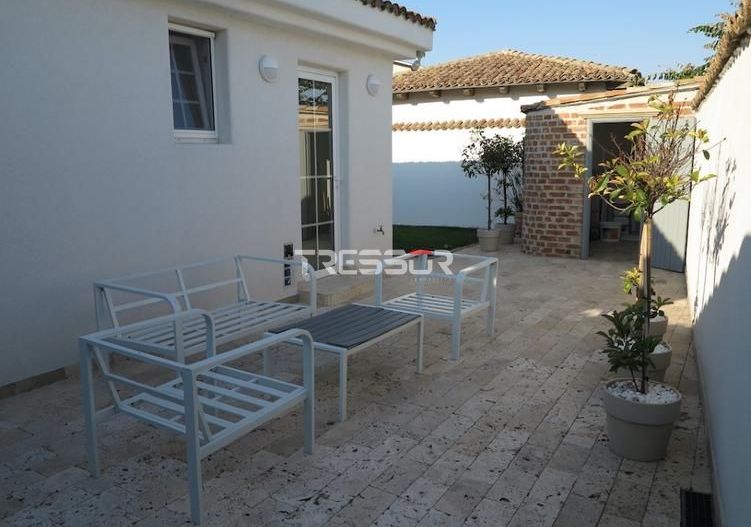CASĂ DE VACANȚĂ ÎN STIL MEDITERANEAN – ÎNTRE 2 MAI ȘI VAMA VECHE - Poză 3