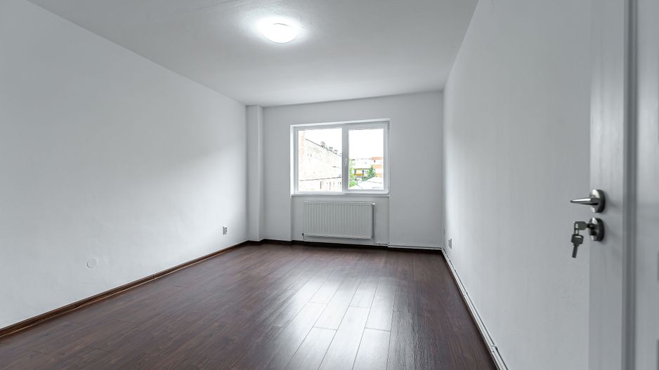 VÂNDUT! Apartament 3 camere,  Str. Tudor Vladimirescu - Poză 4