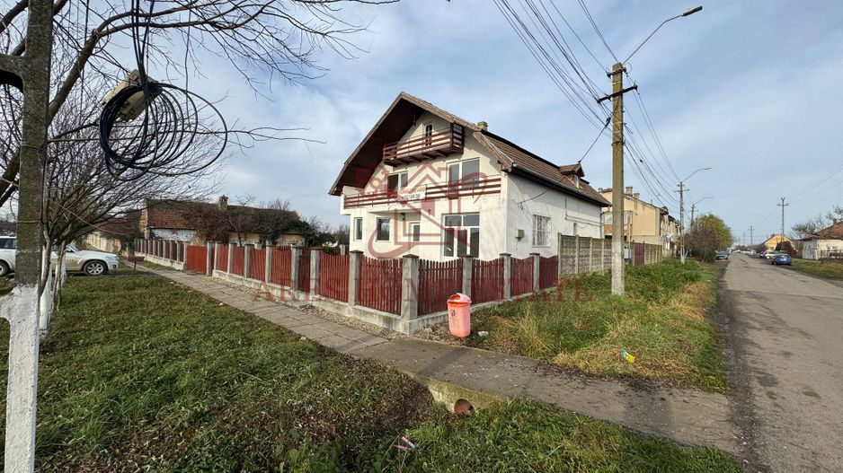 Casă 7 camere de vânzare/închiriere Izvin + anexă 90 mp- Comision 0 - Poză 1