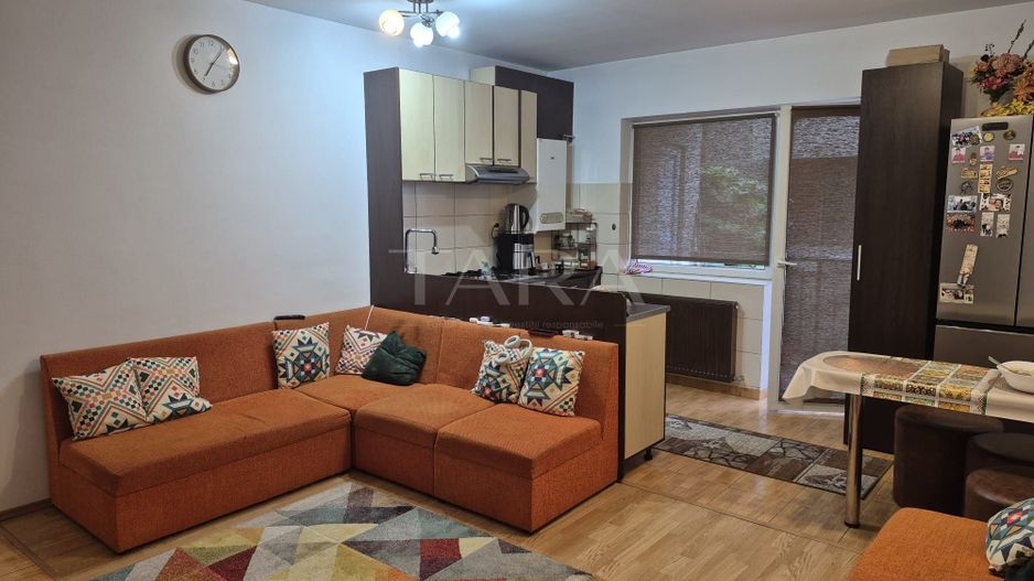 Apartament cu 3 camere, parcare inclusă, zona Eroilor. - Poză 2
