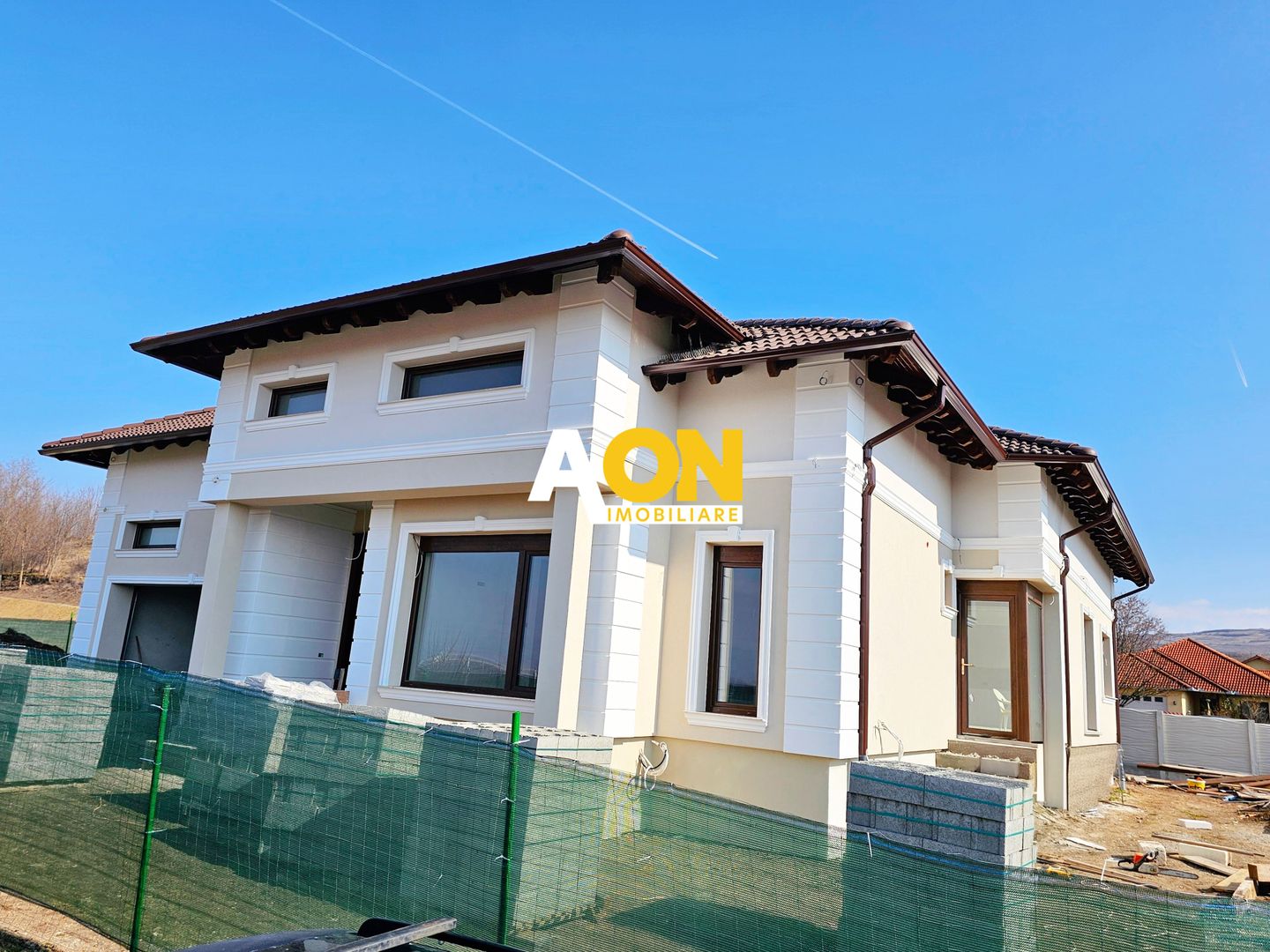 Casă 6 camere în Ciugud, dotări premium și design modern, 710 mp teren - Poză 1