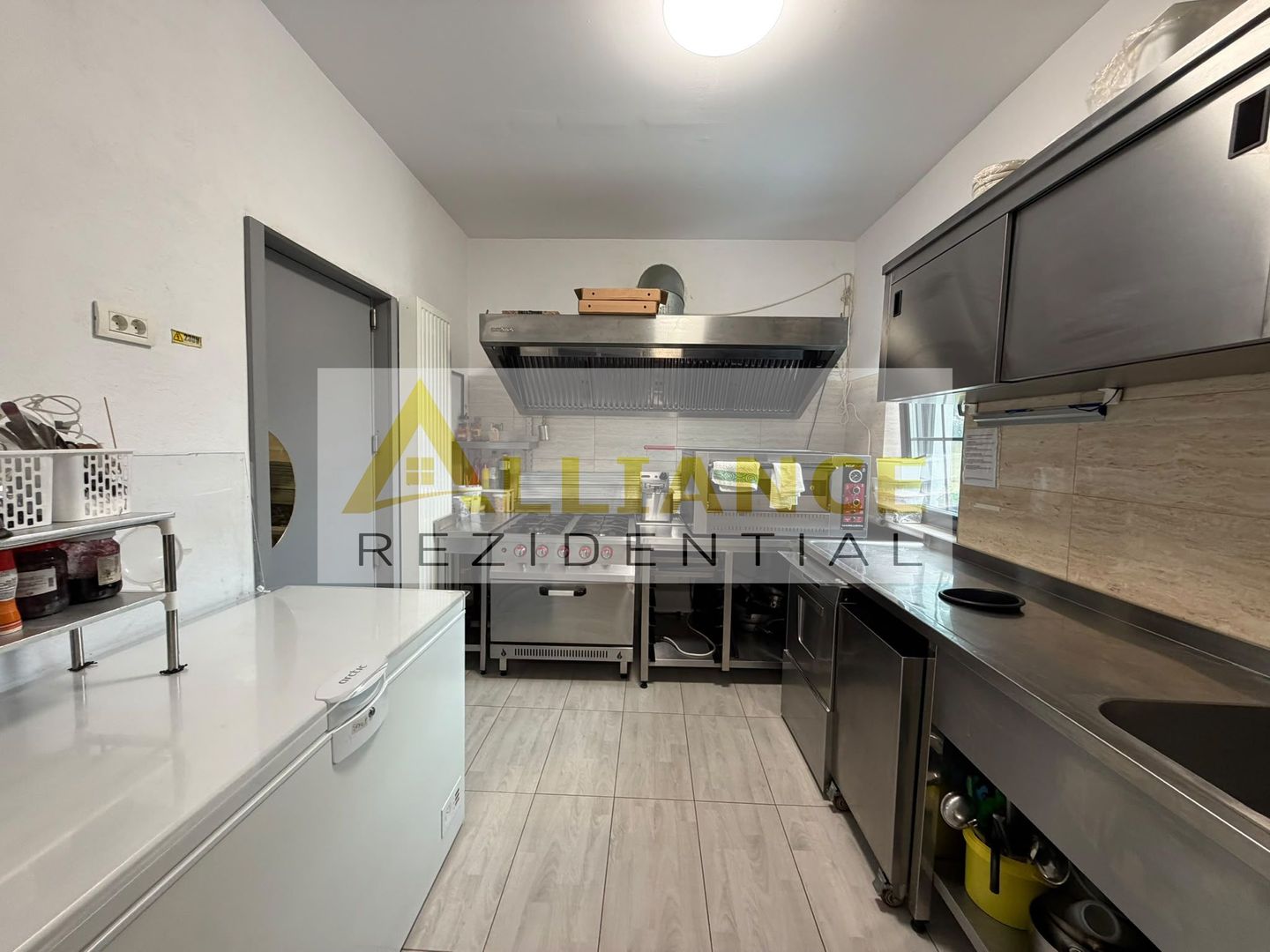 RESTAURENT +N LOC DE JOACA - 1500MP TEREN - 1.850.000EUR - Poză 10