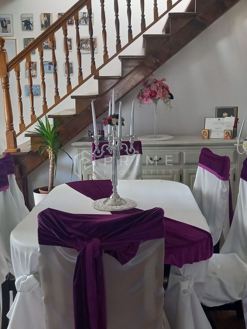 Casa perfectă pentru familie – curte, foișor cu grătar și garaj triplu - Poză 24