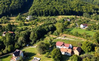 Teren 7.444 mp + casă tradițională în Predeluț–Bran - Poză 6