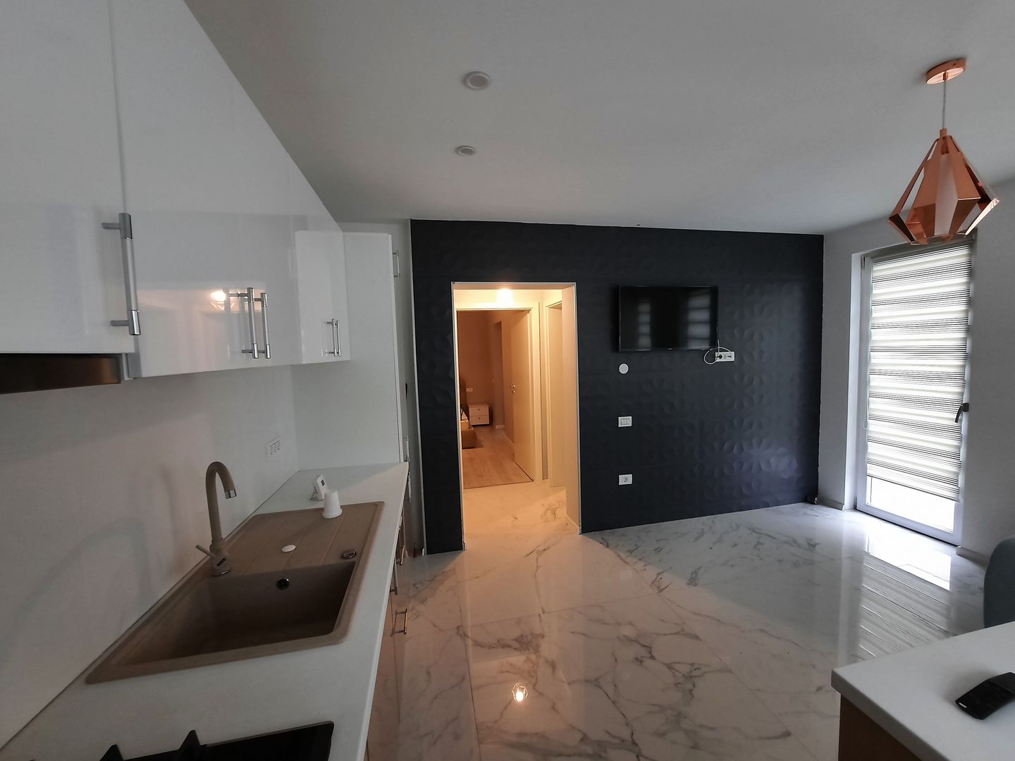 Apartament frumos cu loc de parcare si terasa 40mp - Poză 5