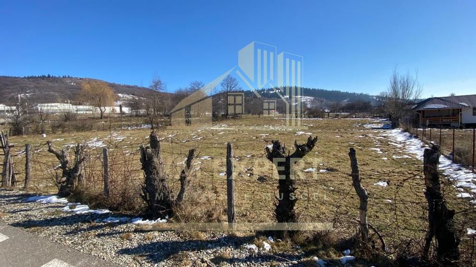 TEREN INTRAVILAN 956 MP LERESTI ARGES - Poză 2