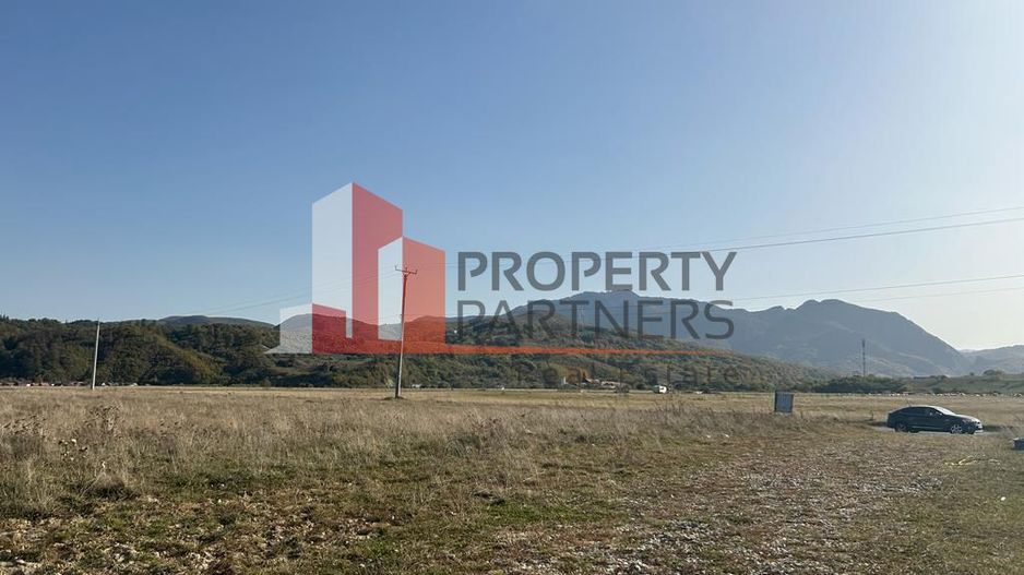 Teren cu deschidere la DN 73A Rasnov langa Kaufland 7300 mp - Poză 2