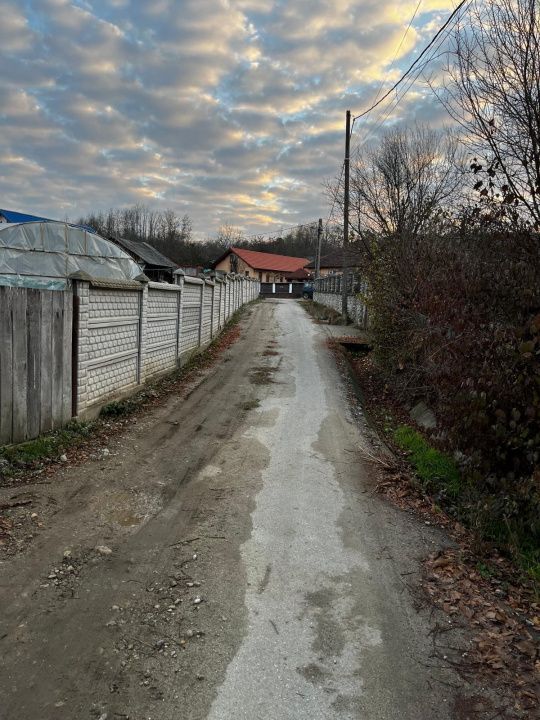Casă + teren generos de vânzare în Strâmba Jiu - Poză 12