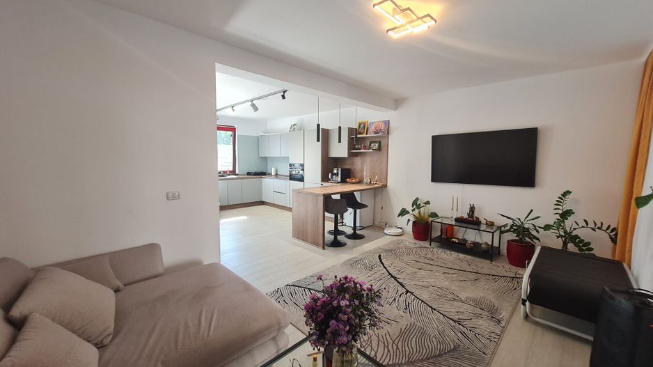 Duplex minimalist cu piscina - Poză 4