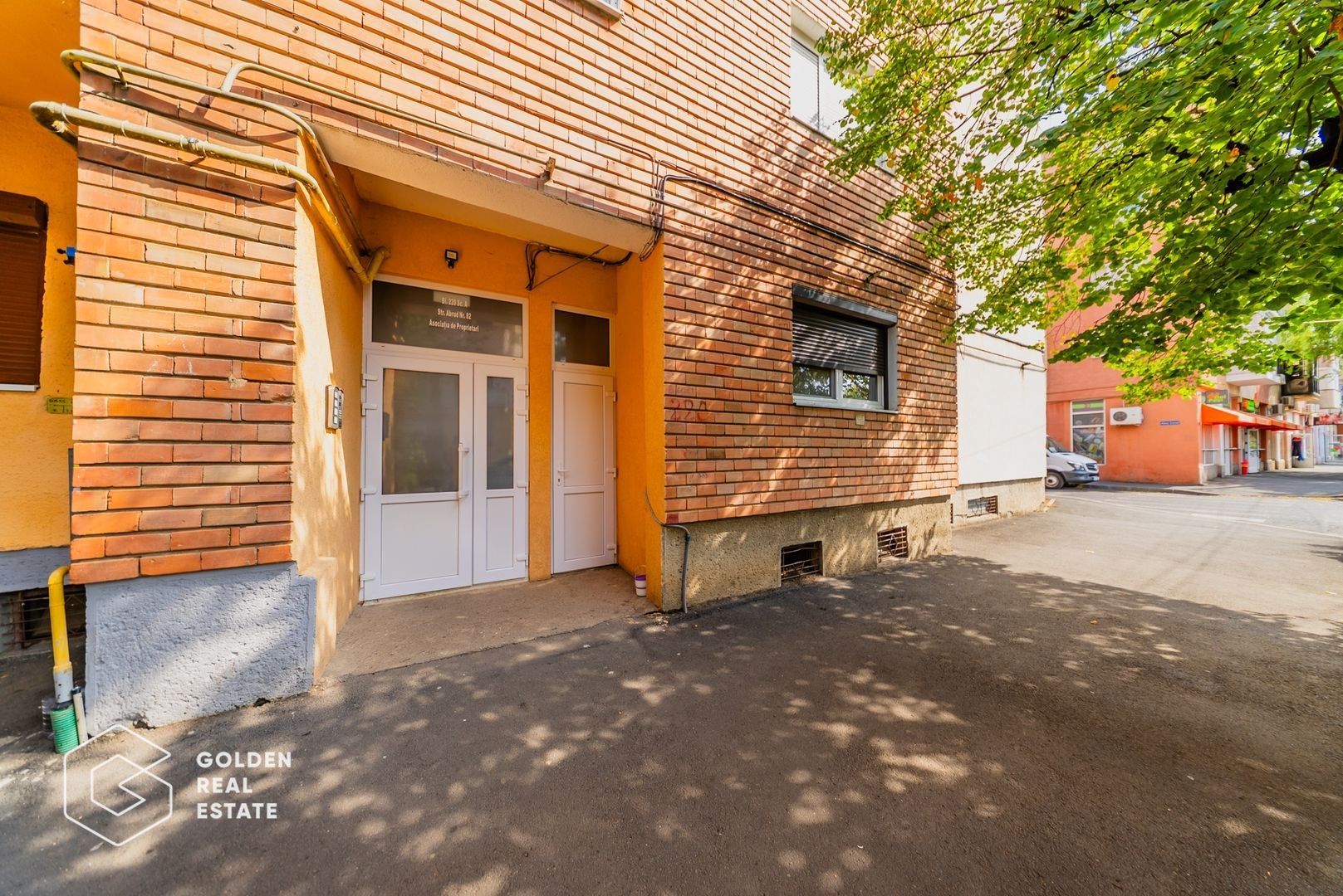 Apartament 4 camere, total decomandat, zona Miorita - Poză 19