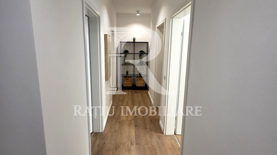 Apartament cu 3 camere | Etaj 1 | Ultracentral |  Oradea - Poză 12